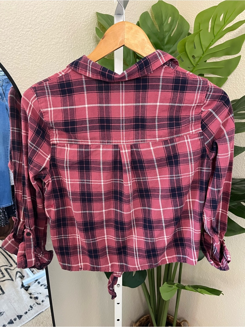 🍷 Burgundy Plaid Tie Front Flannel Top Size Small | Boho Casual - Picture 8 of 8